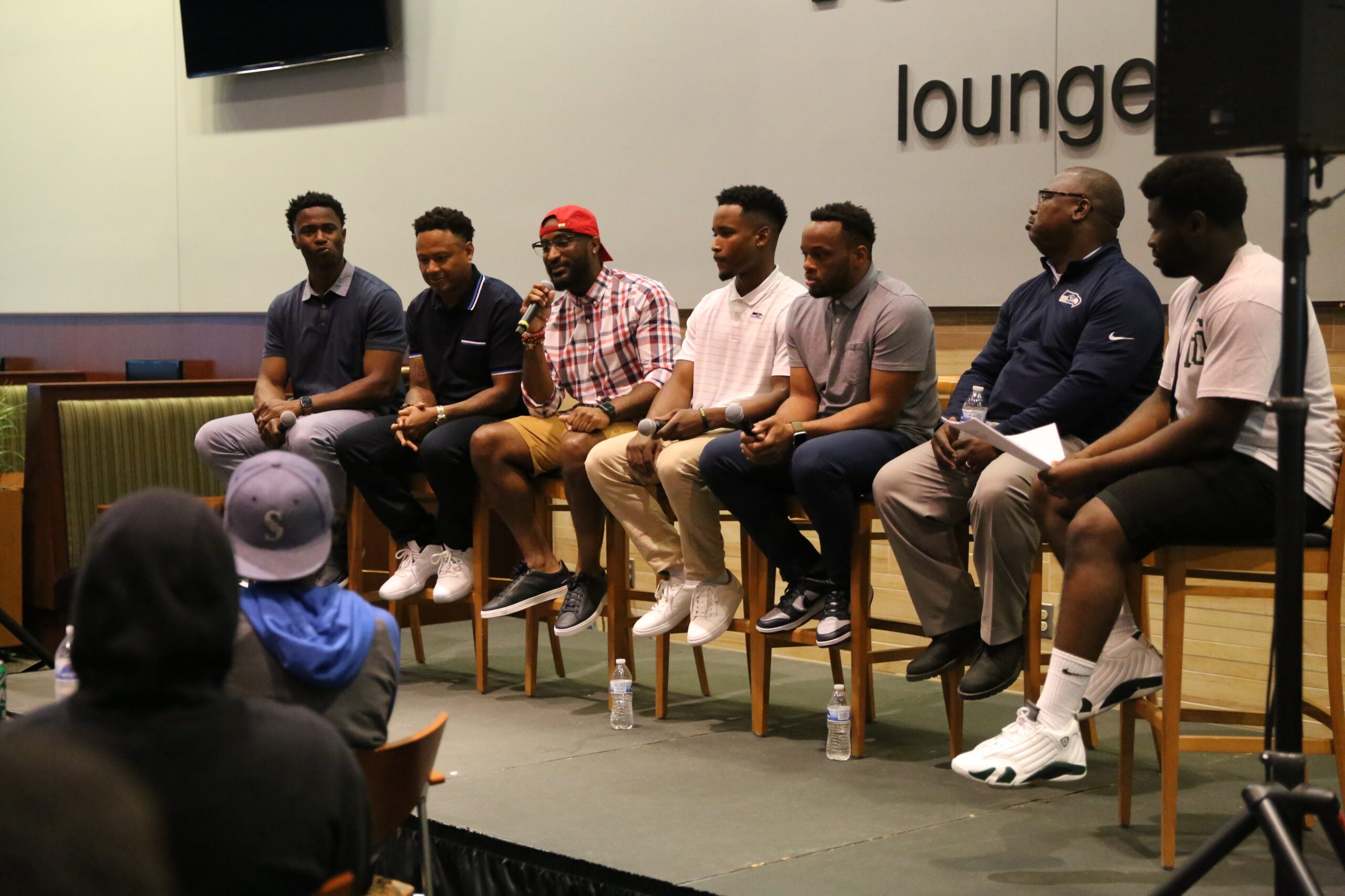 Seahawks, WHOLE Mentoring & Microsoft Send Seattle Students On East Coast  HBCU Tour